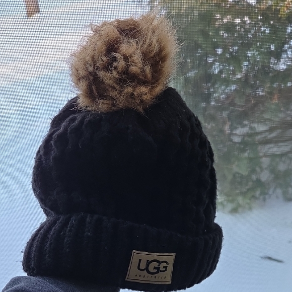 UGG Black Cable Knit Beanie with Tan Pom - Picture 3 of 3